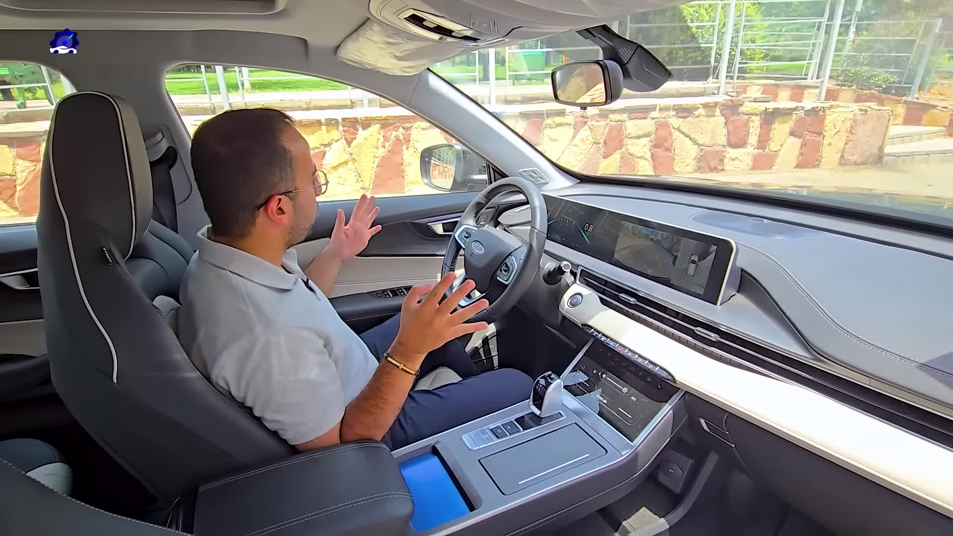 پوستر ام وی ام X5