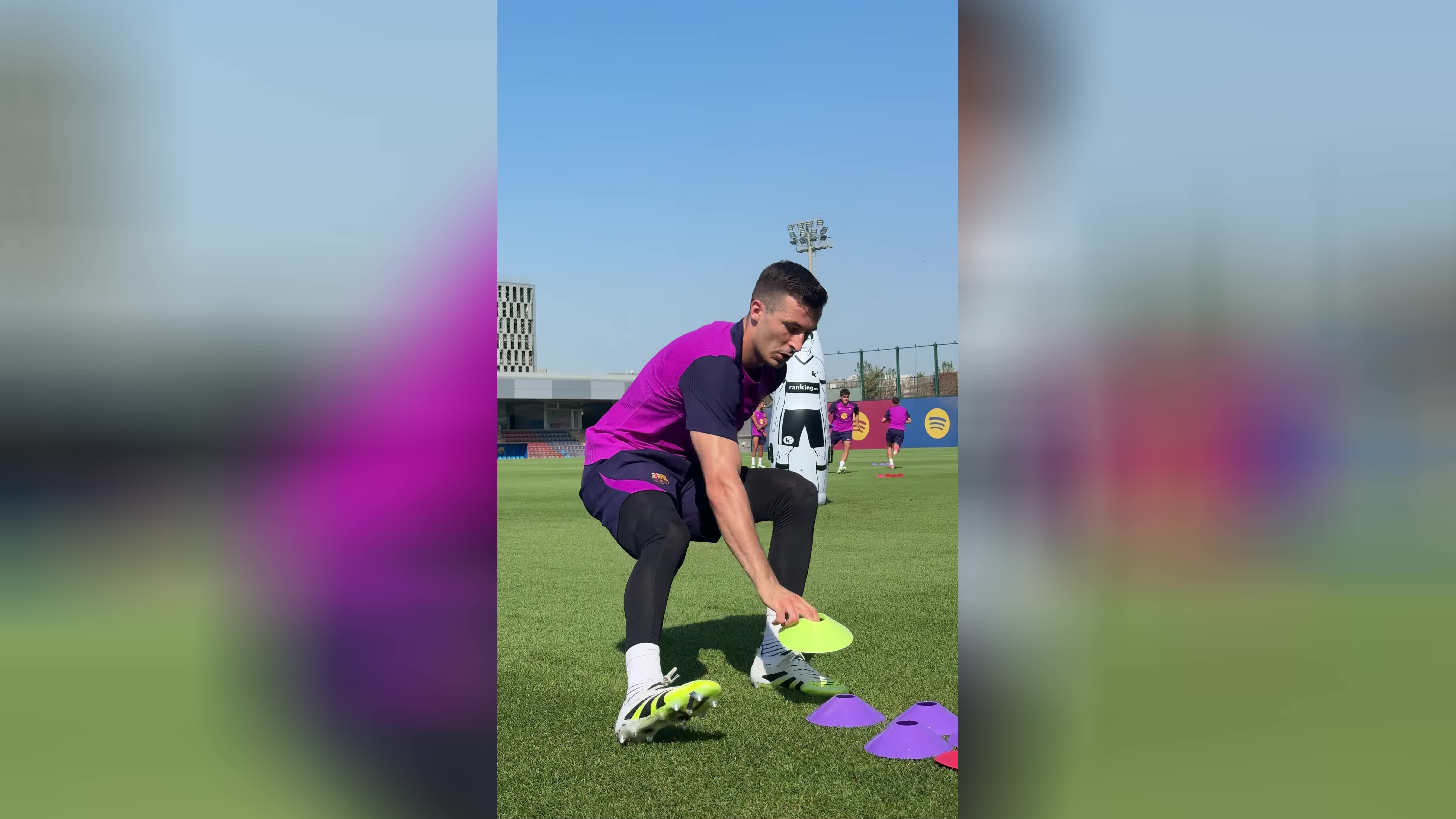 پوستر پس... کدام تیم برتر شد؟ 🏆 بارسلونا فوتبال کوتاه