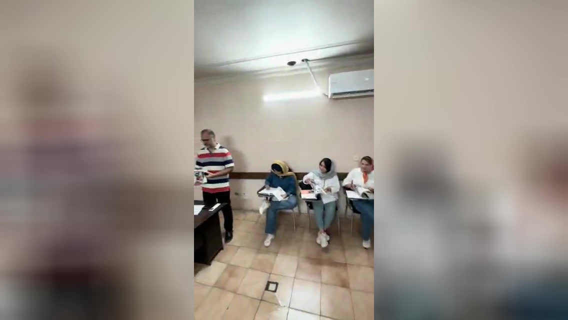 مؤسسه زبان‌های خارجی سخن سرایان