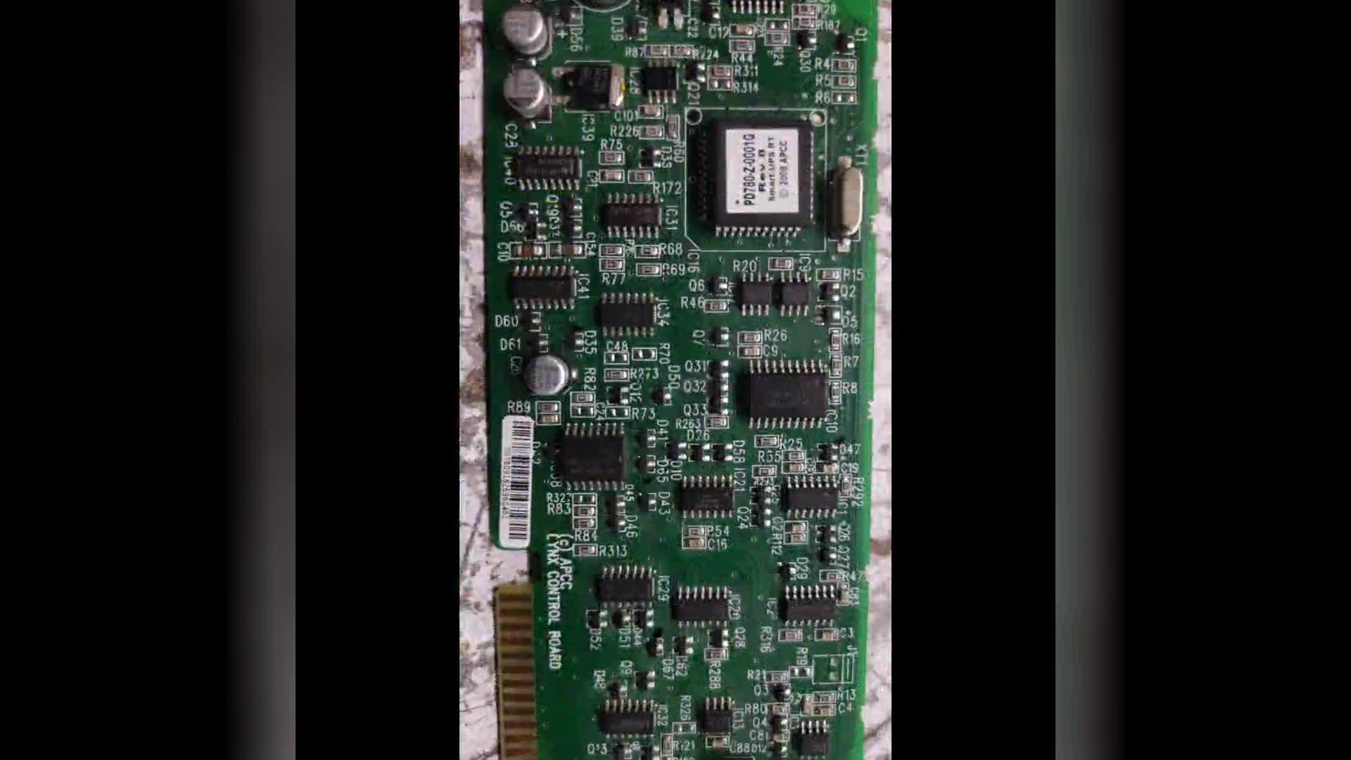 پوستر مرکز خدمات تخصصی یو پی اس در مشهد