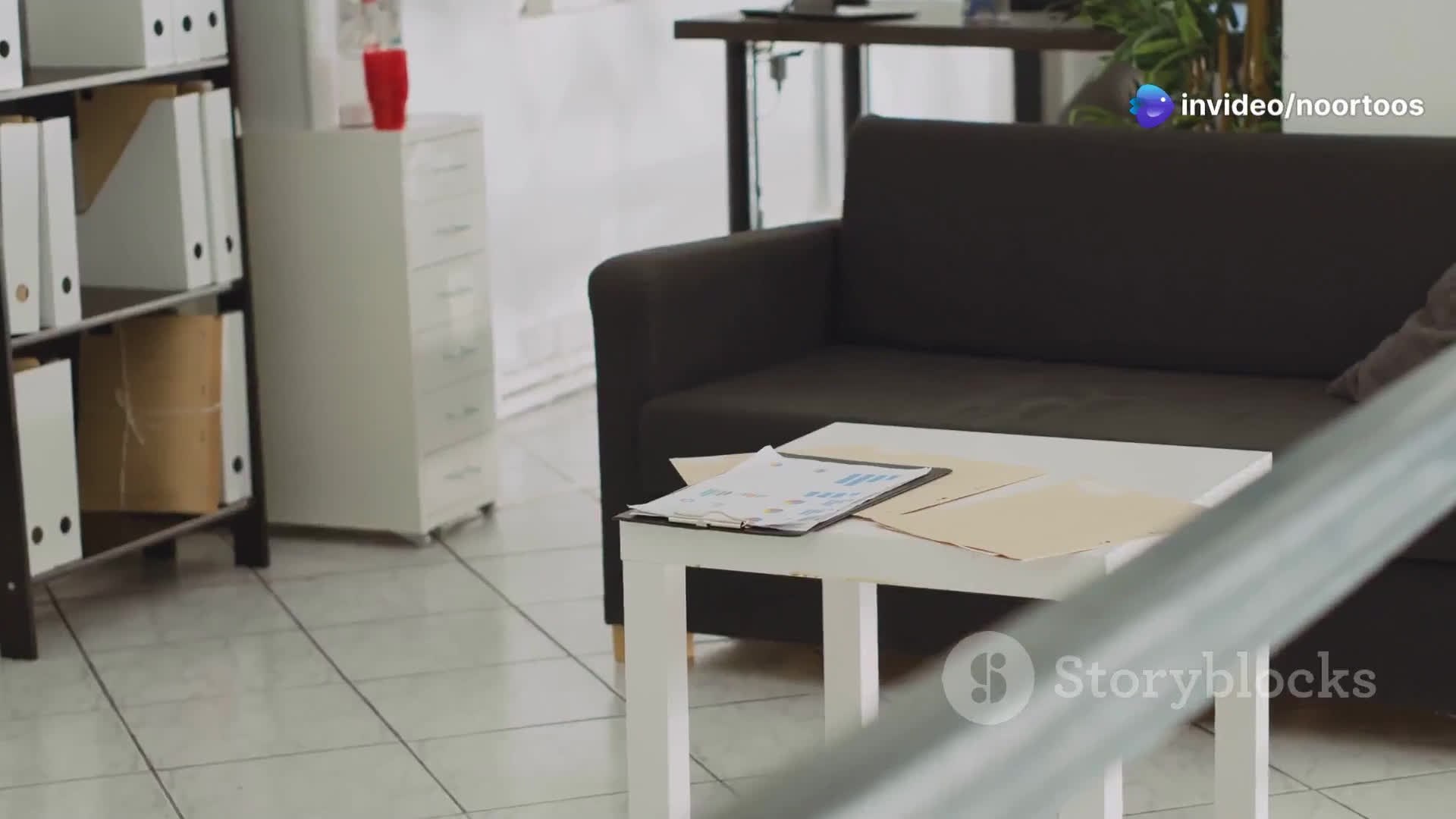 پوستر مرکز خدمات تخصصی یو پی اس